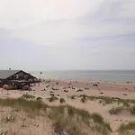 Дом отдыха Stylish By The Sea