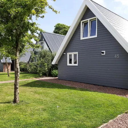 Stylish By The Sea *